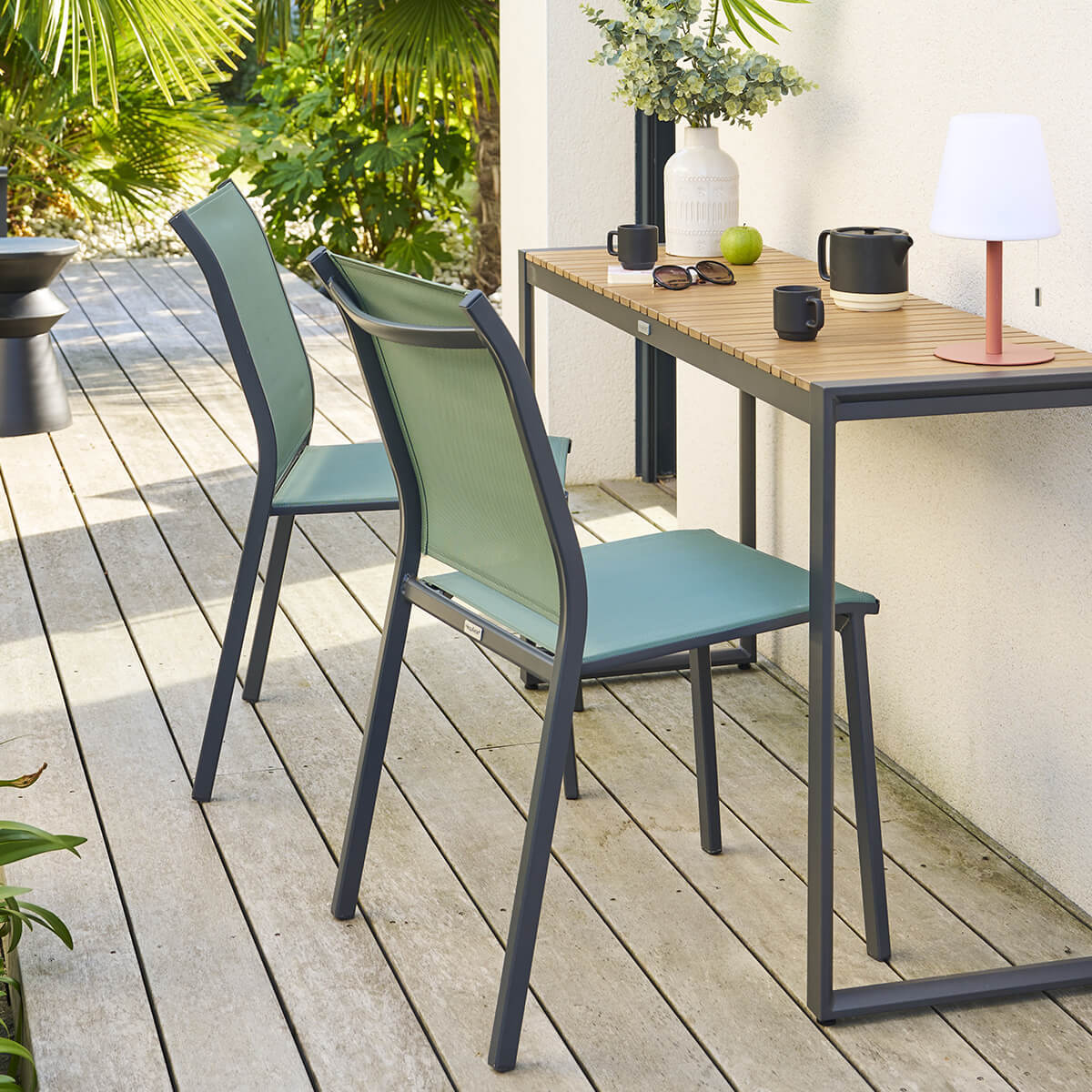 Chaise "Essentia" empilable vert olive & graphite