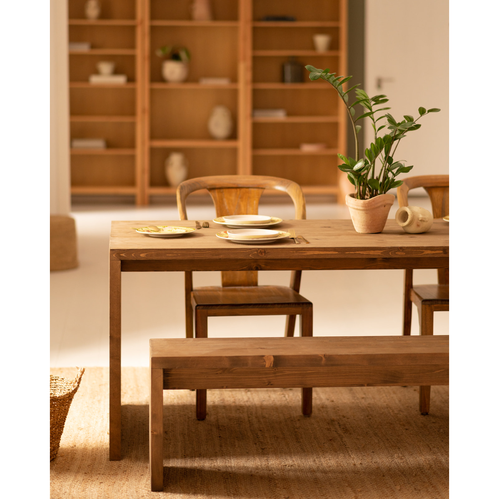 Pack 2 bancs en bois massif ton chêne foncé en différentes tailles