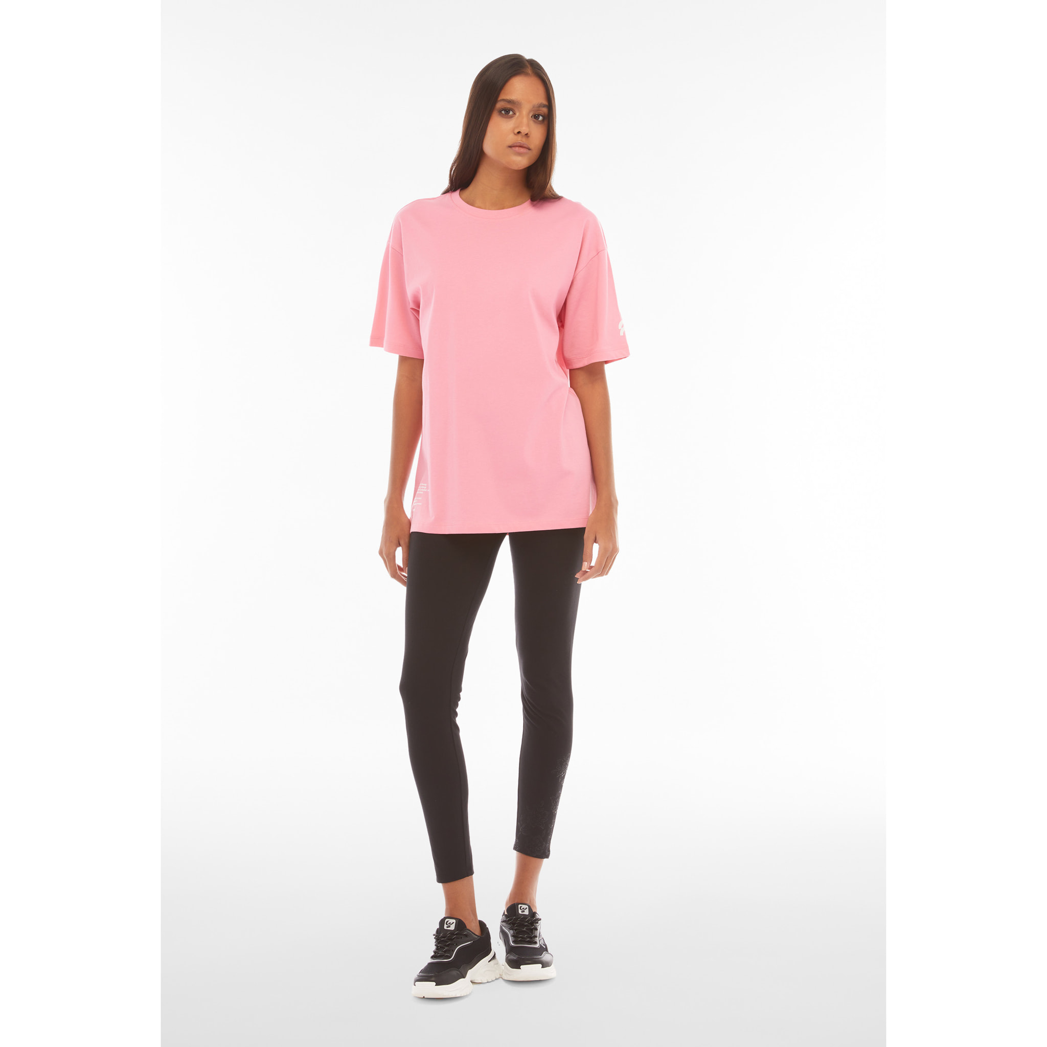 T-shirt donna comfort fit in jersey con scritta sul fondo