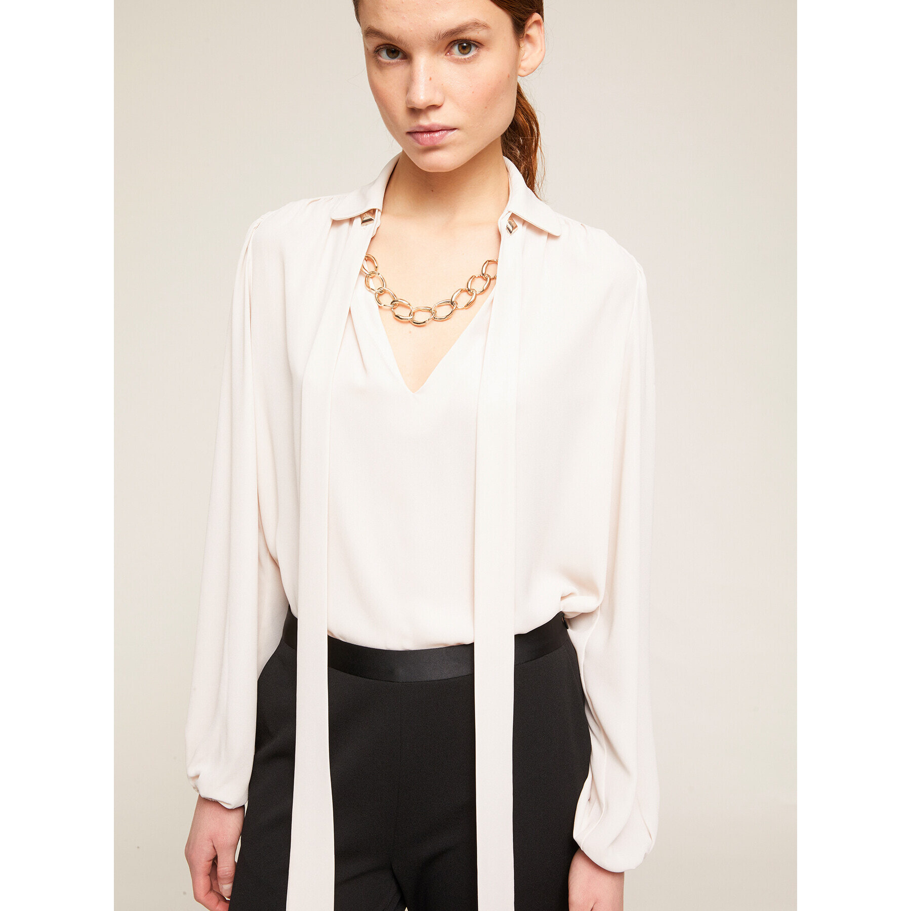 Motivi - Blusa maniche lunghe con catena - Bianco