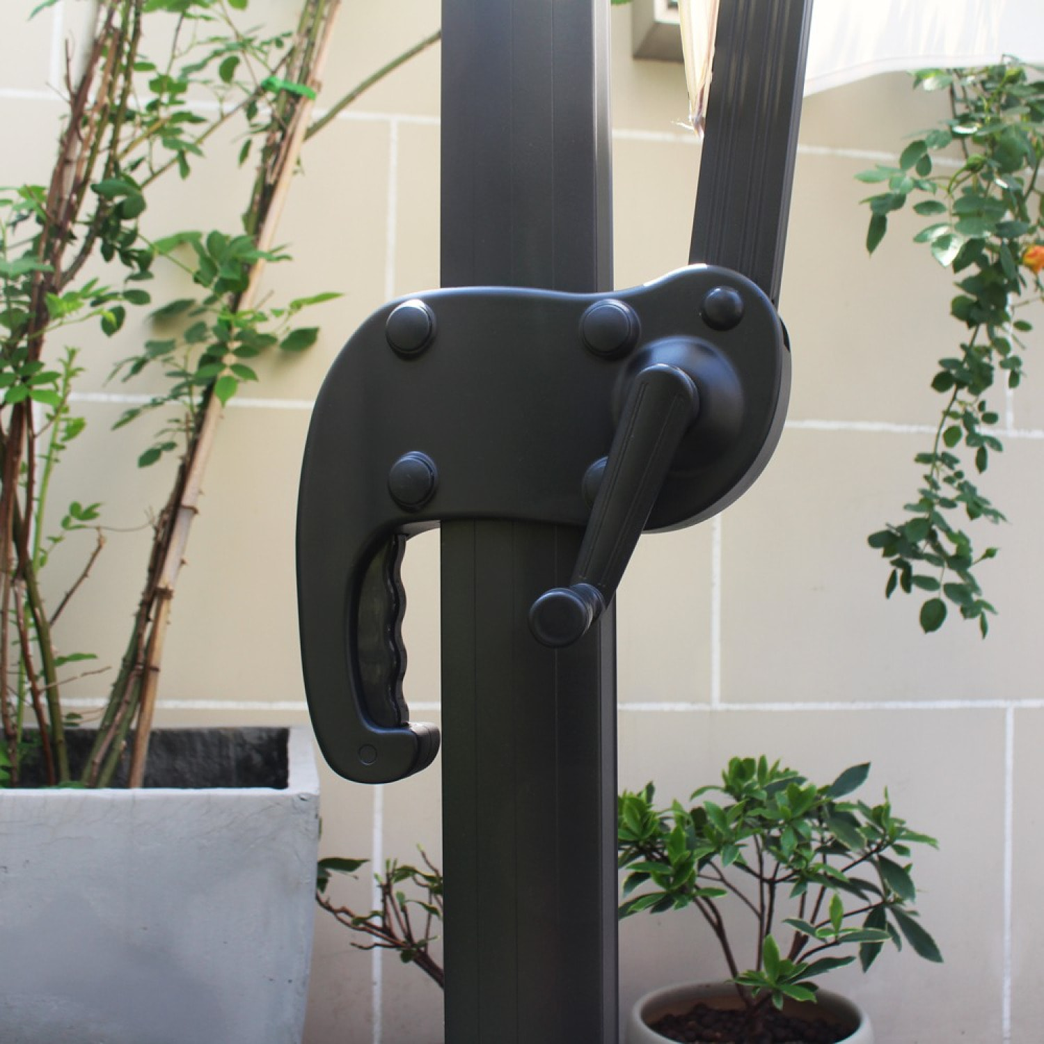 Ensemble parasol écru 3x3m et 4 dalles à lester RAFAELA