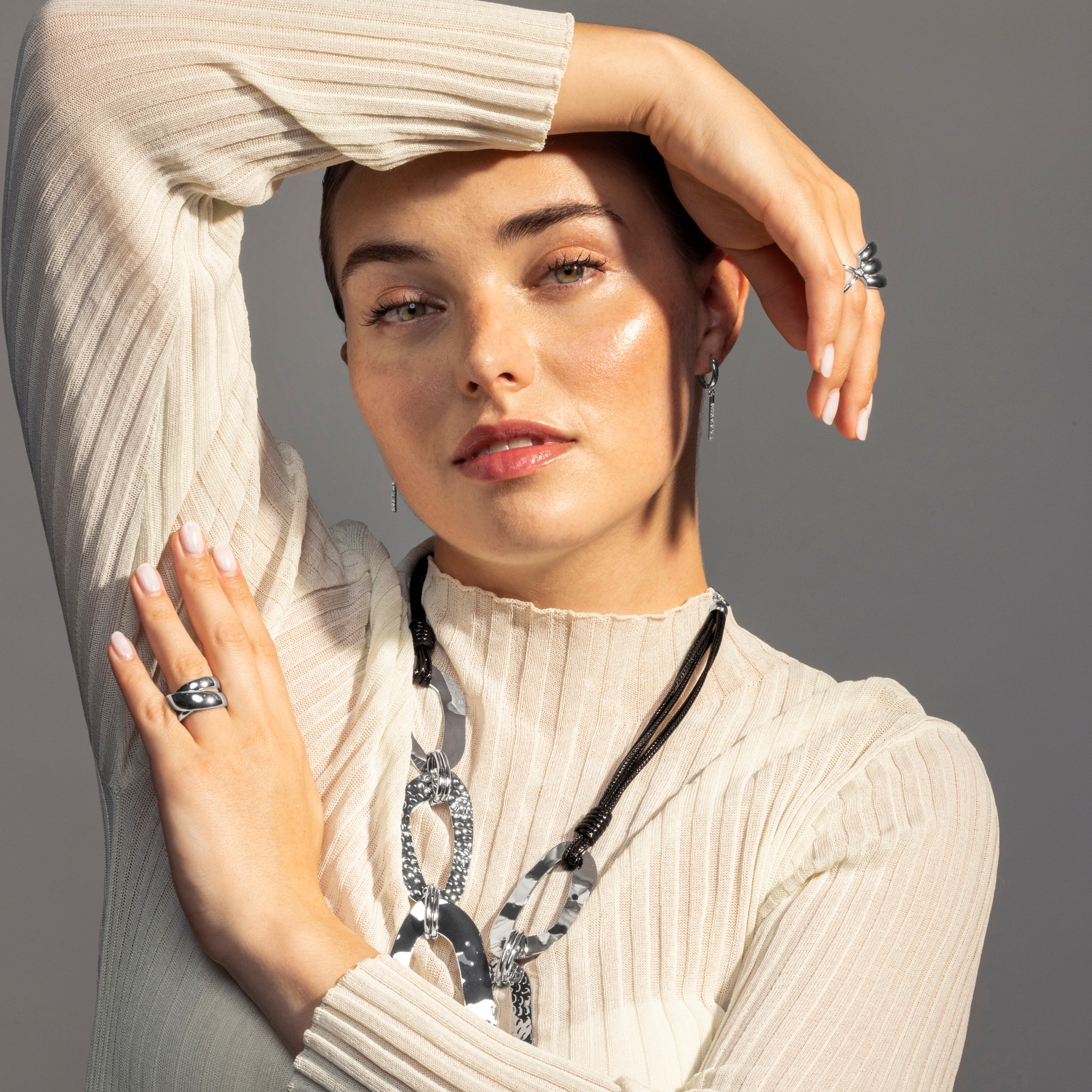 Pendientes Lux by Lux acabadoss en rodio