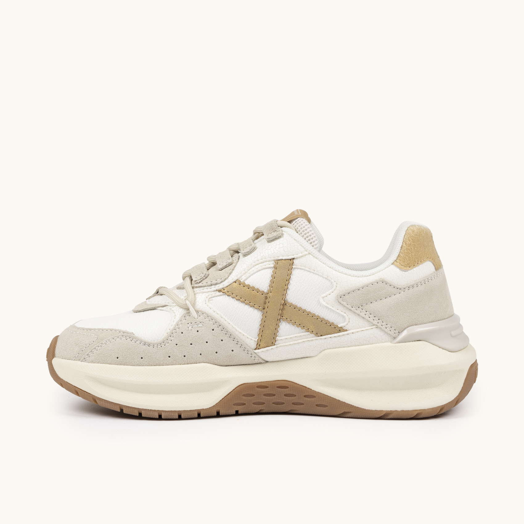 Zapatilla de Diseño Futurista en Tonos Pastel y Arena MUNICH NEXA WMN 23