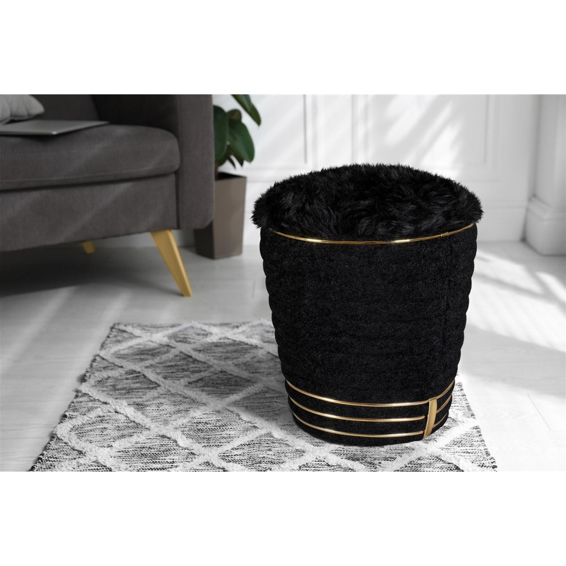 Pouf Doric 335 in velluto nero con inserti oro