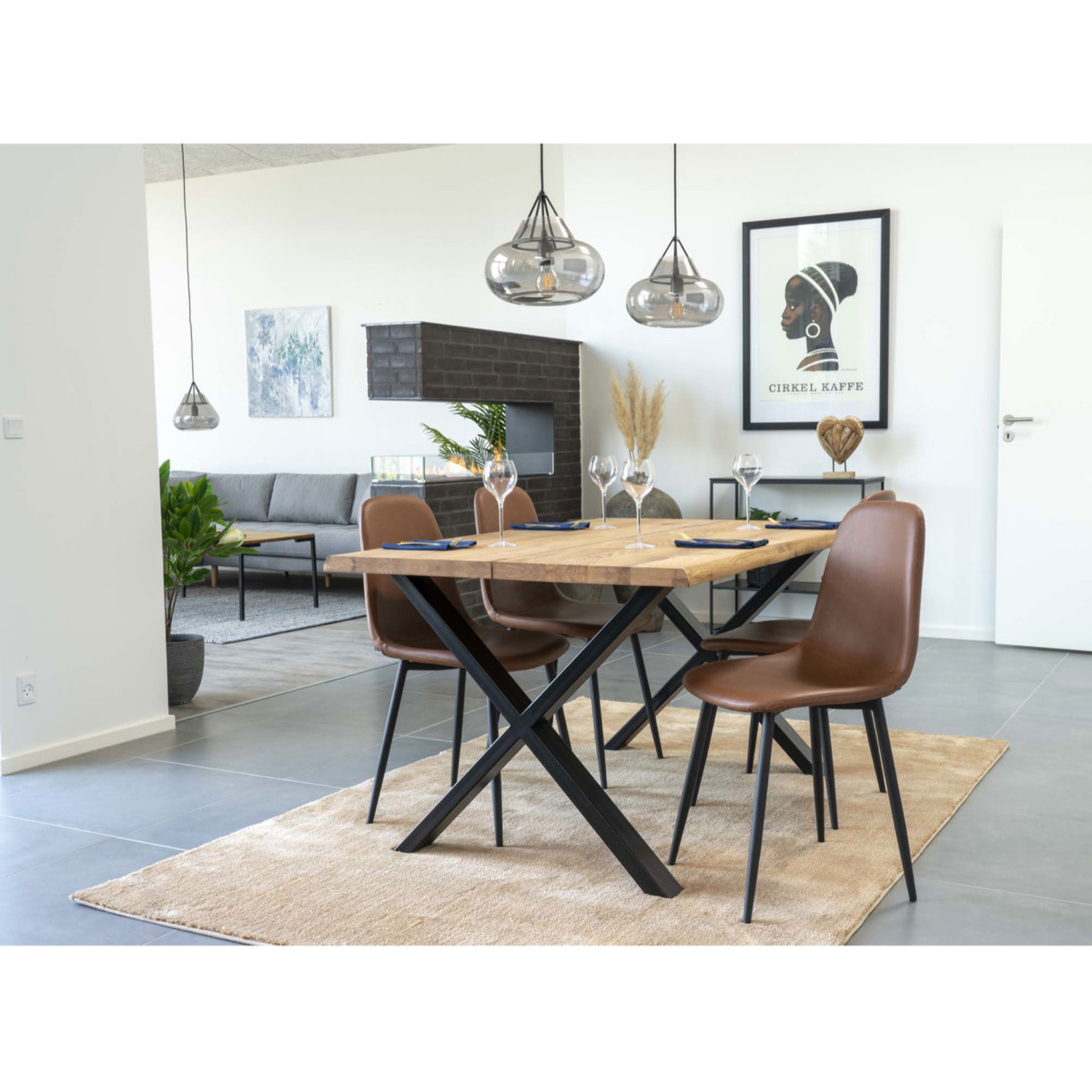 Set 2 sedie da pranzo Stockholm in ecopelle marrone vintage con gambe nere