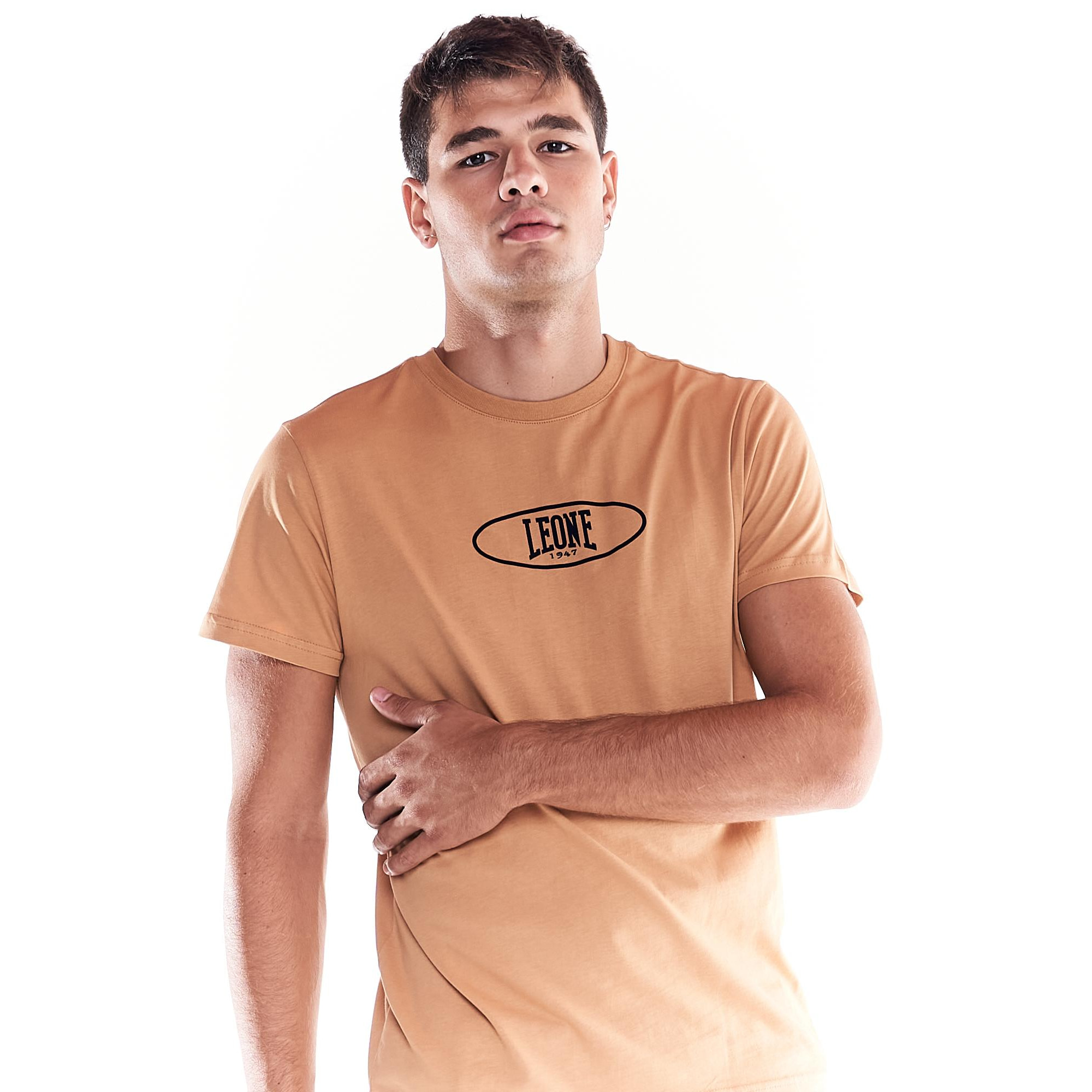 Camiseta de hombre con estampado de logo central en tonos tierra