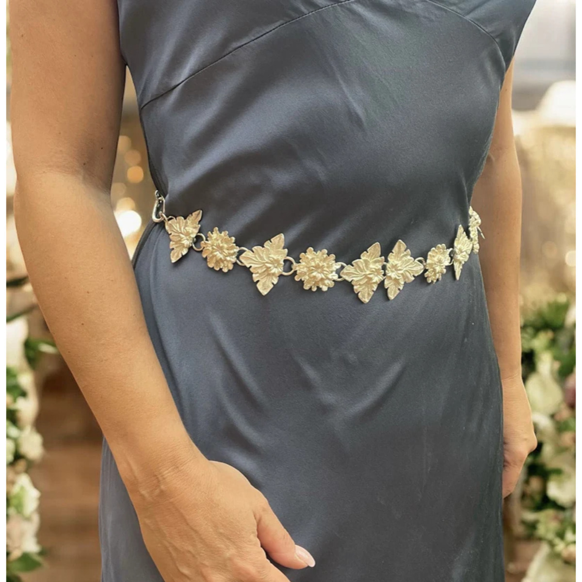 Cinturón Rosetones Flor 3D en cadena plata chapado