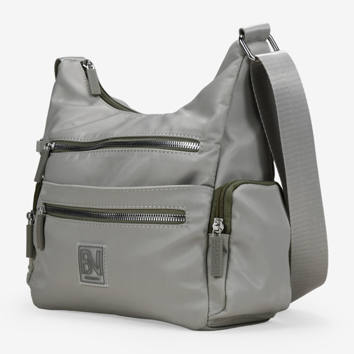 Bolso bandolera verde en nailon con bolsillos