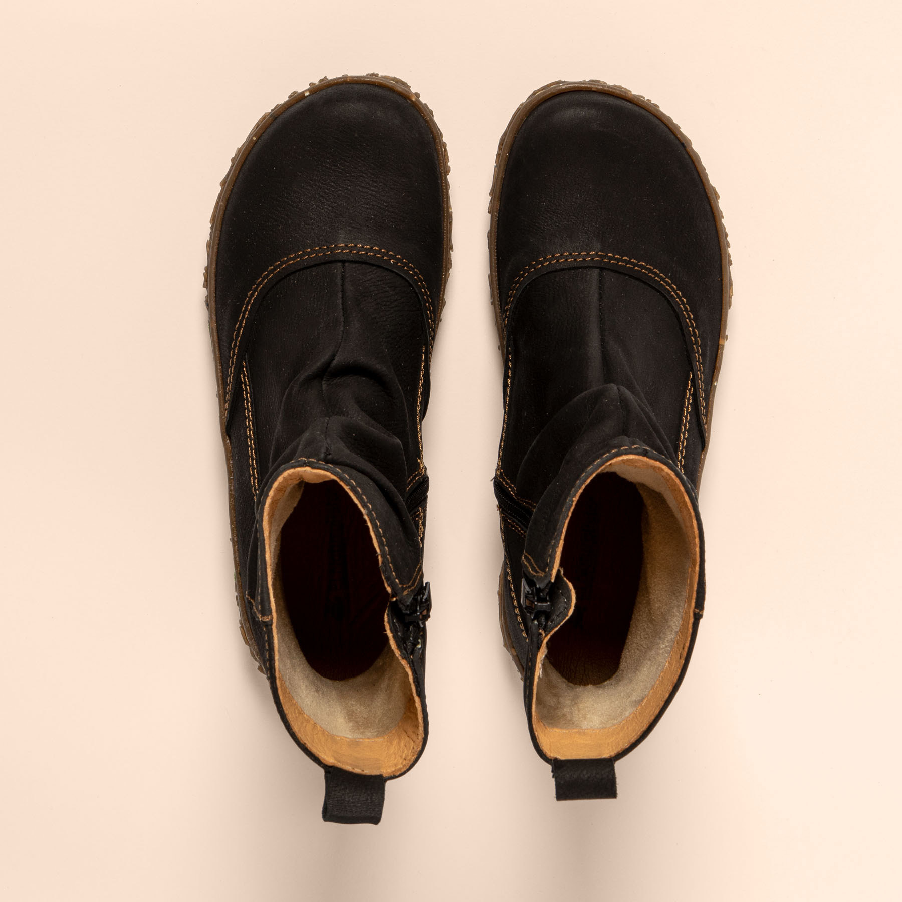 Botines N722 PLEASANT BLACK/NIDO color Black