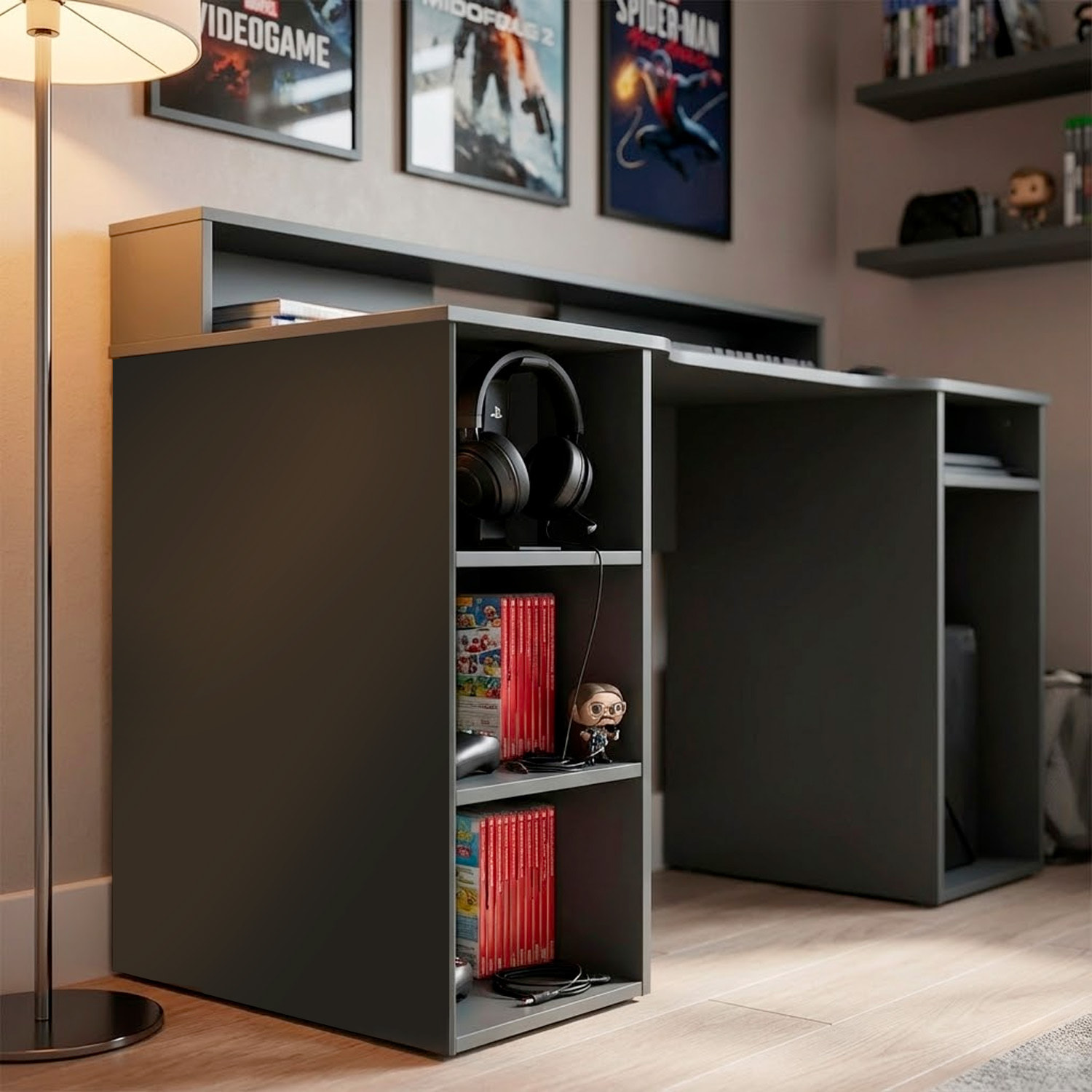 Scrivania Gaming Con Ripiani Porta PC E Supporto Monitor Con Passacavi Tavolo Gamer Reversibile Ampio Piano Setup 136 x 67 x 88 Cm Grigio Antracite