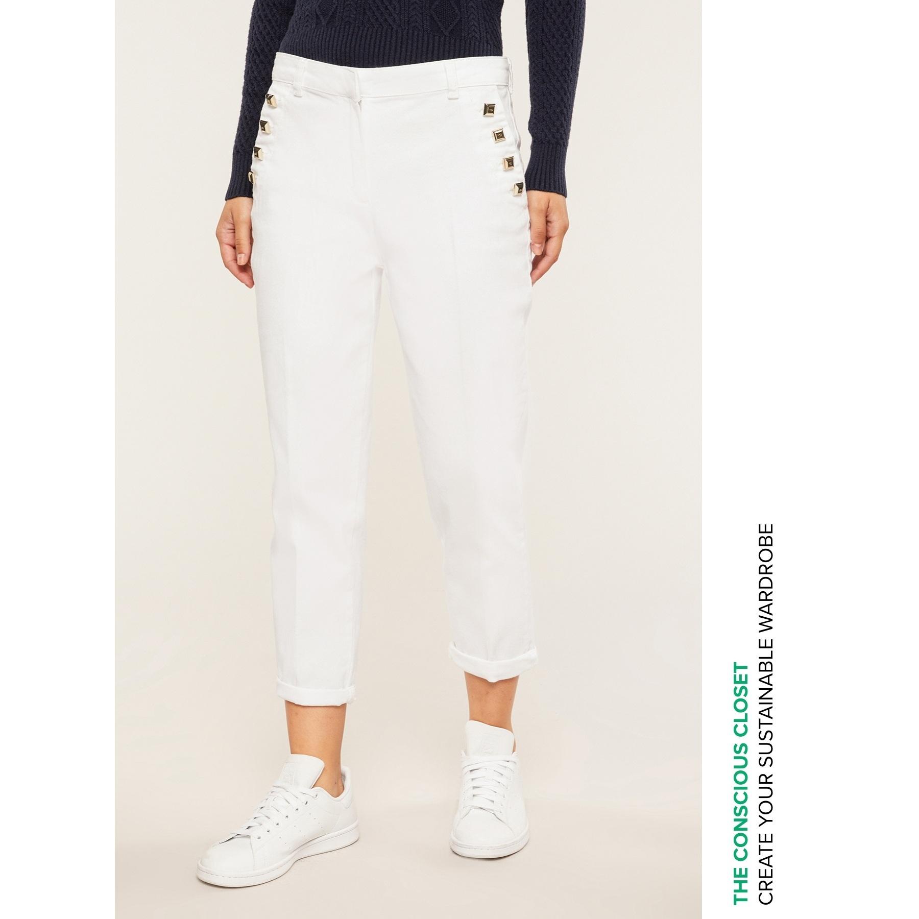 Motivi - Pantalones chinos con detalle de botones - Blanco