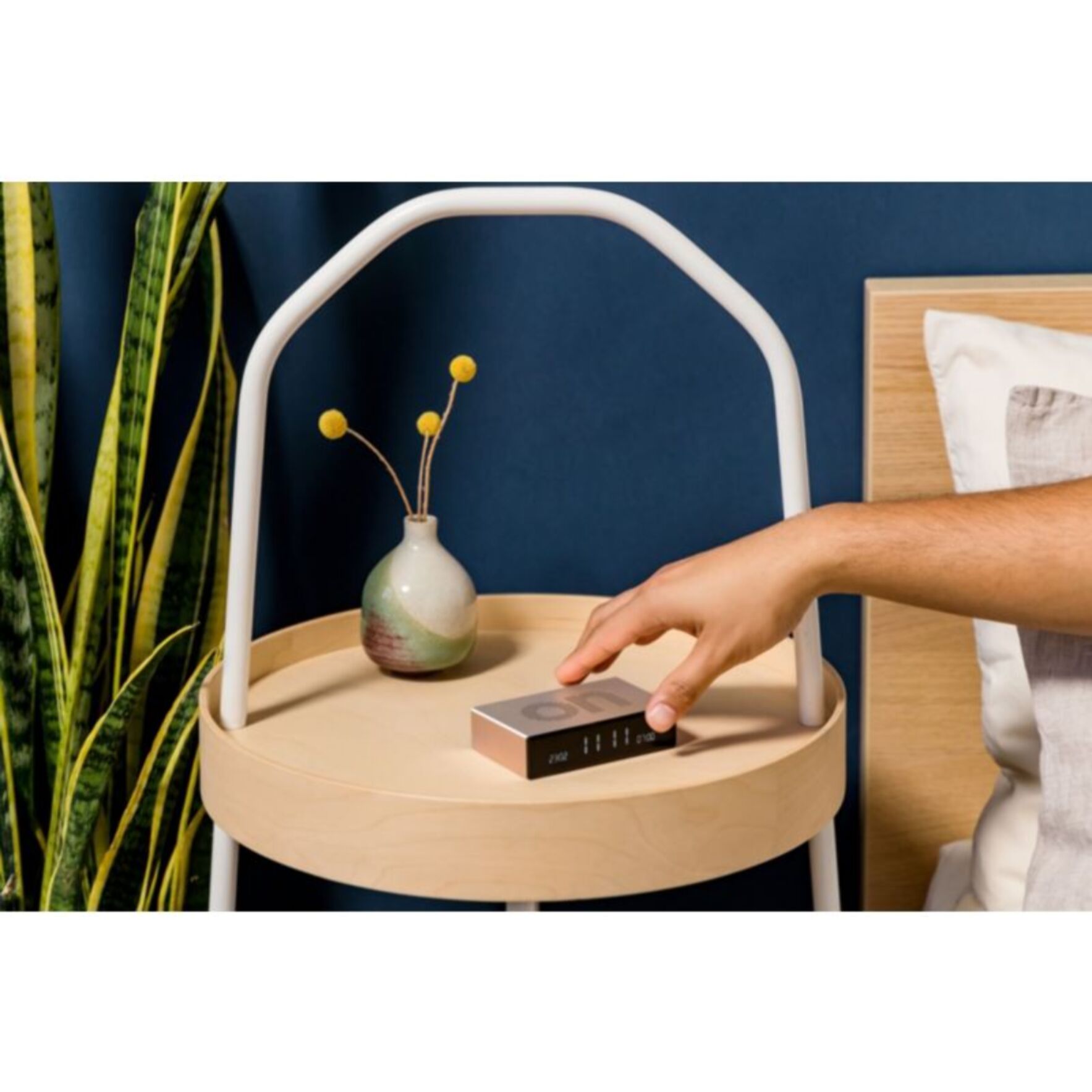 Réveil LEXON Flip Premium Rechargeable Aluminium Or