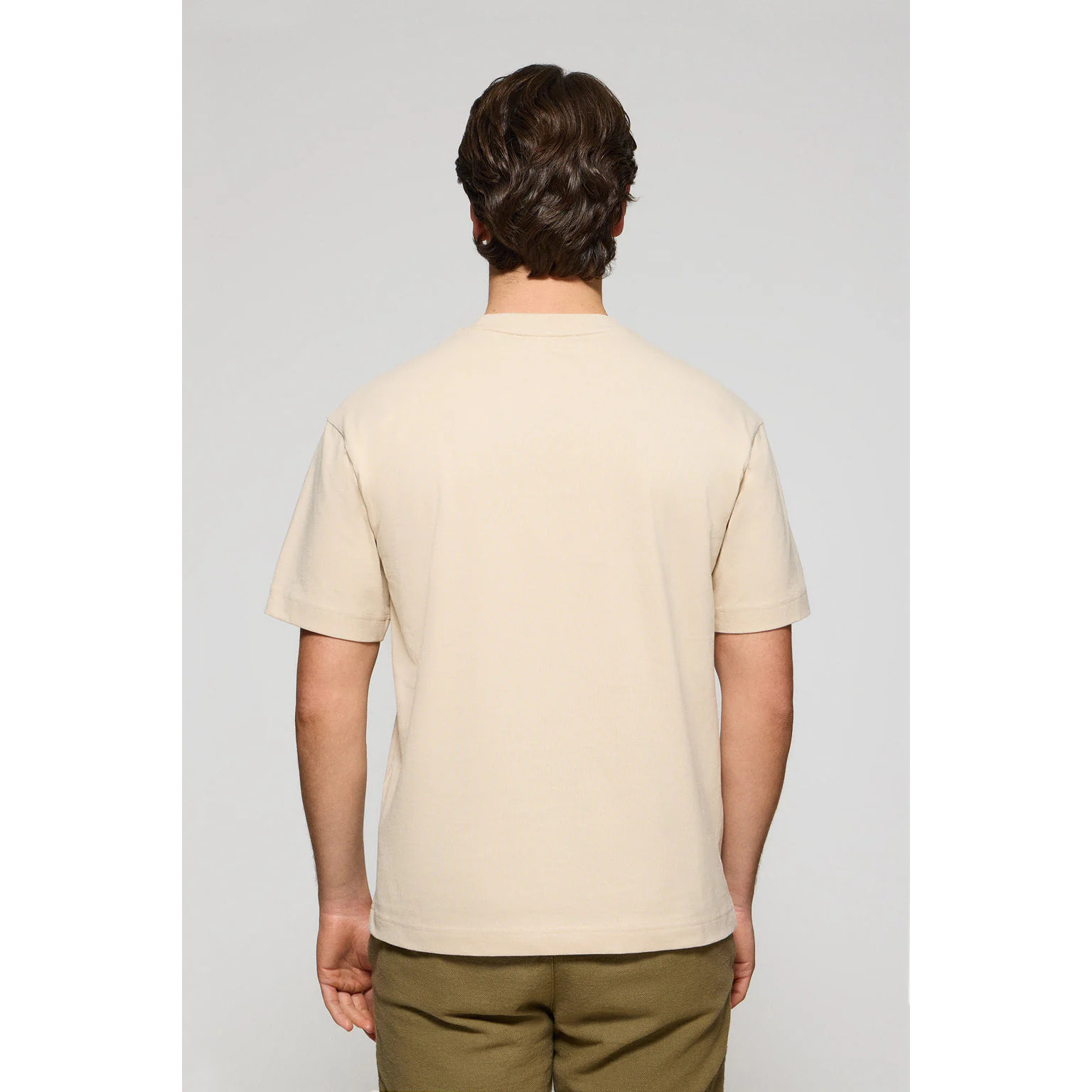 Camiseta beige de manga corta y cuello redondo con logotipo Polo Club