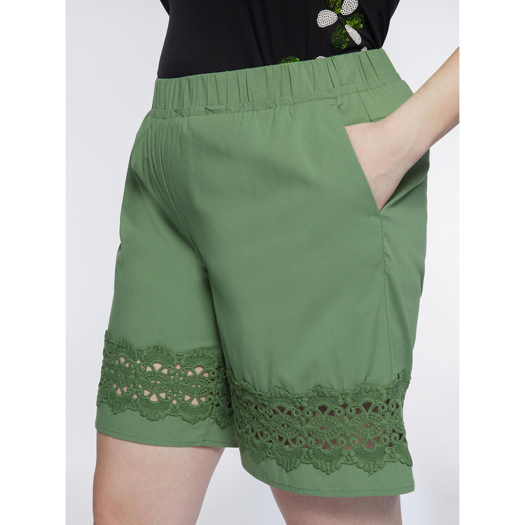 Fiorella Rubino - Pantaloni corti con bordo in pizzo - Verde