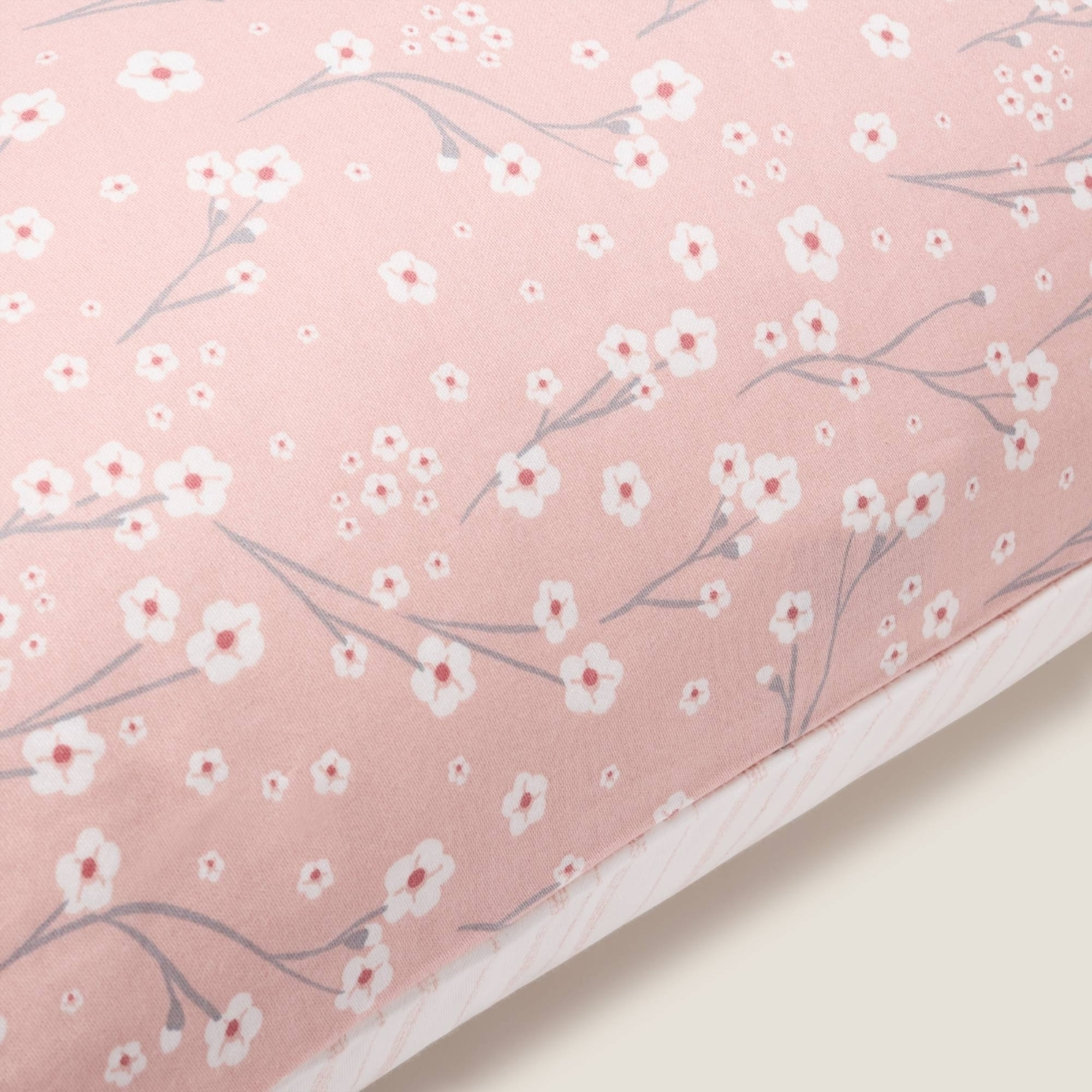 Funda cojín algodón satén flores Muna color rosa