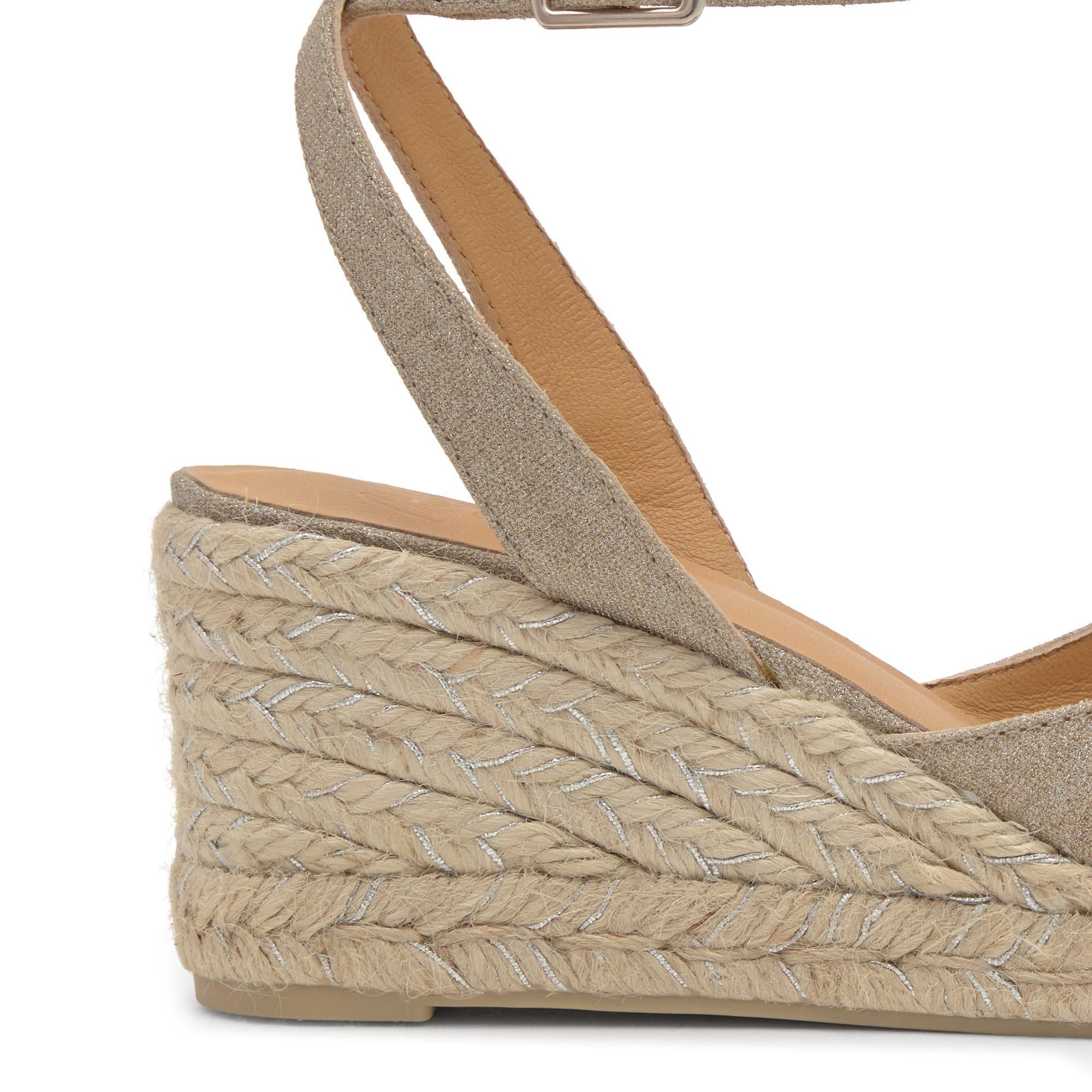 Alpargatas de cuña de mujer Cybil en lino metalizado con cierre de pulsera