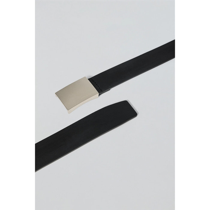 Cinturón Bastian negro con hebilla metálica y grabado Polo Club