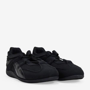 Bailarinas deportivas negras con lazada