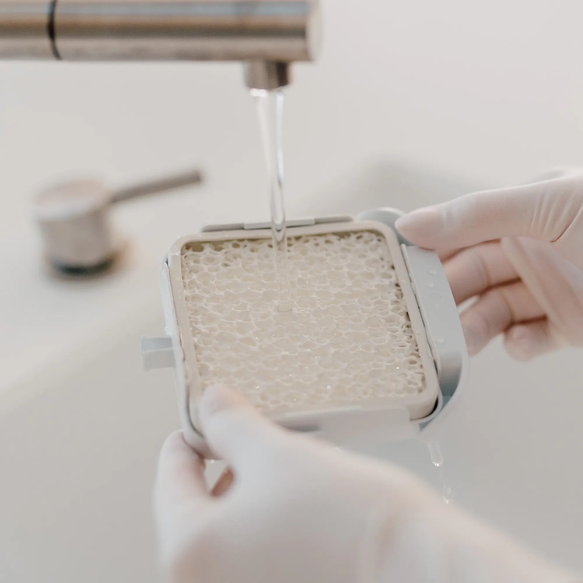 Eteria, purificatore d'aria compatto e personale senza filtri da cambiare