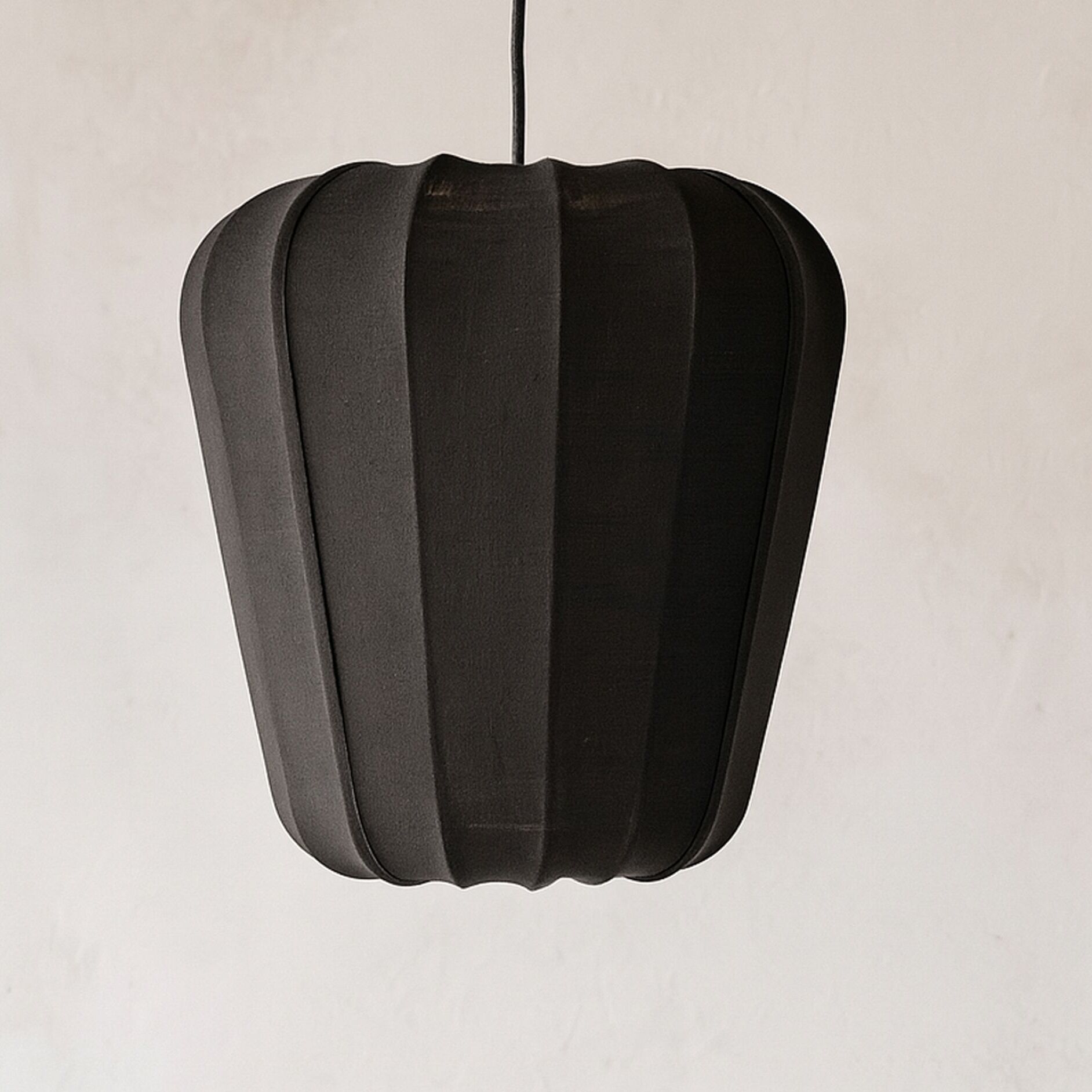 Suspension en coton noir et métal h35cm ALBA