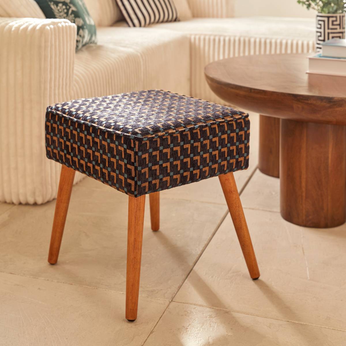 Tabouret Chiara noir tissu chenille
