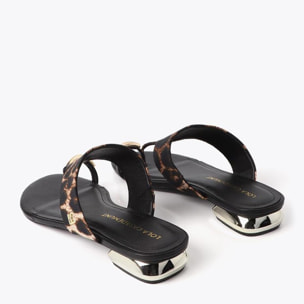 Sandalo basso con stampa animalier e applicazione metallica sulla punta