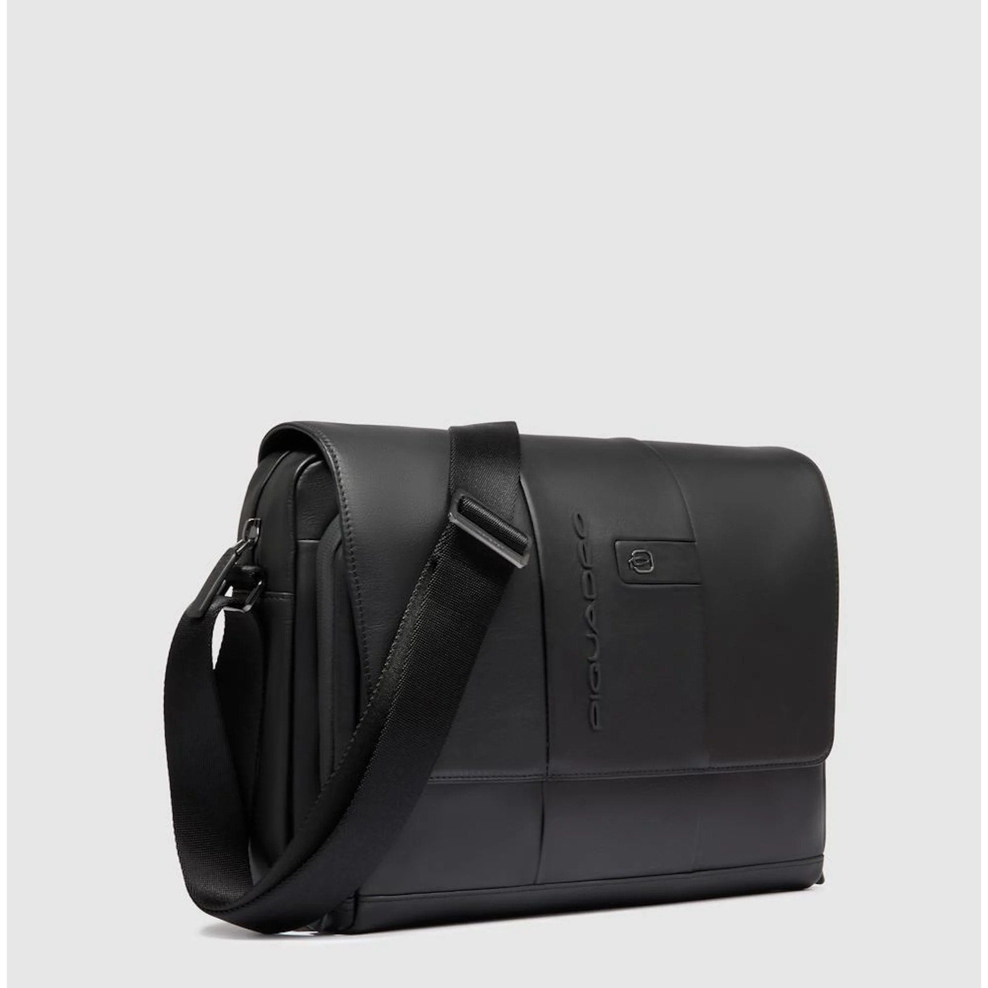 Piquadro Borsa messenger in pelle porta pc con tasca per AirPods®, protezioni antiurto e RFID