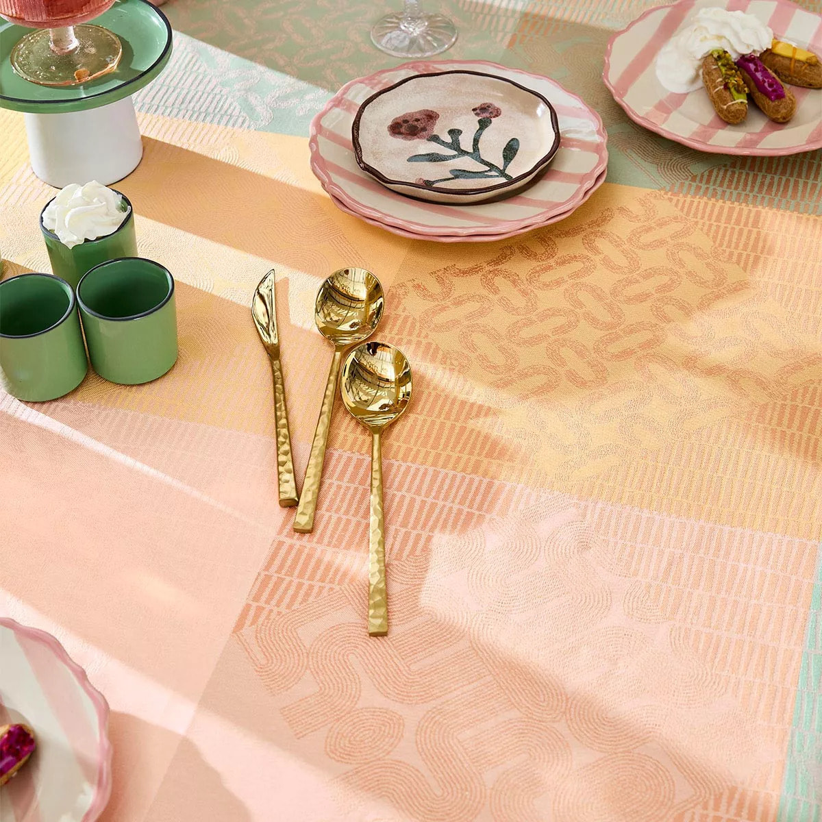 Nappe pur coton enduit 205 g/m² motif jacquard rose jaune Mille empreintes pastel