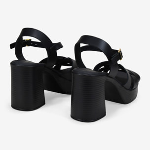 Sandalias de tacón negras en piel con plataforma