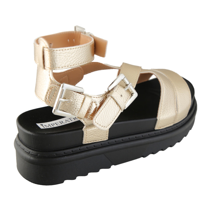 Sandali platform con fasce e fibbie