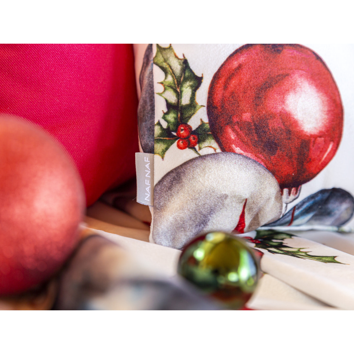FUNDA DE COJIN DE TERCIOPELO DE NAVIDAD PRESENTS 45x45 cm