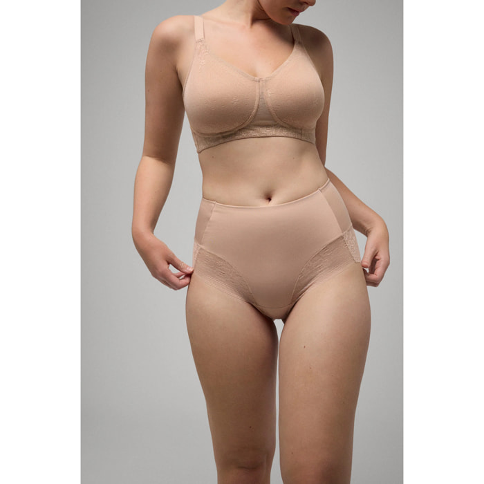 Mutandina ad alto controllo con dettagli in pizzo beige