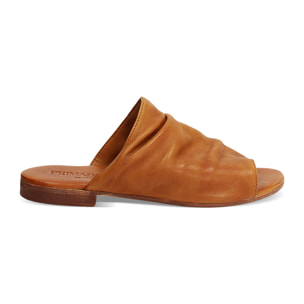 Sandalias planas cognac en piel