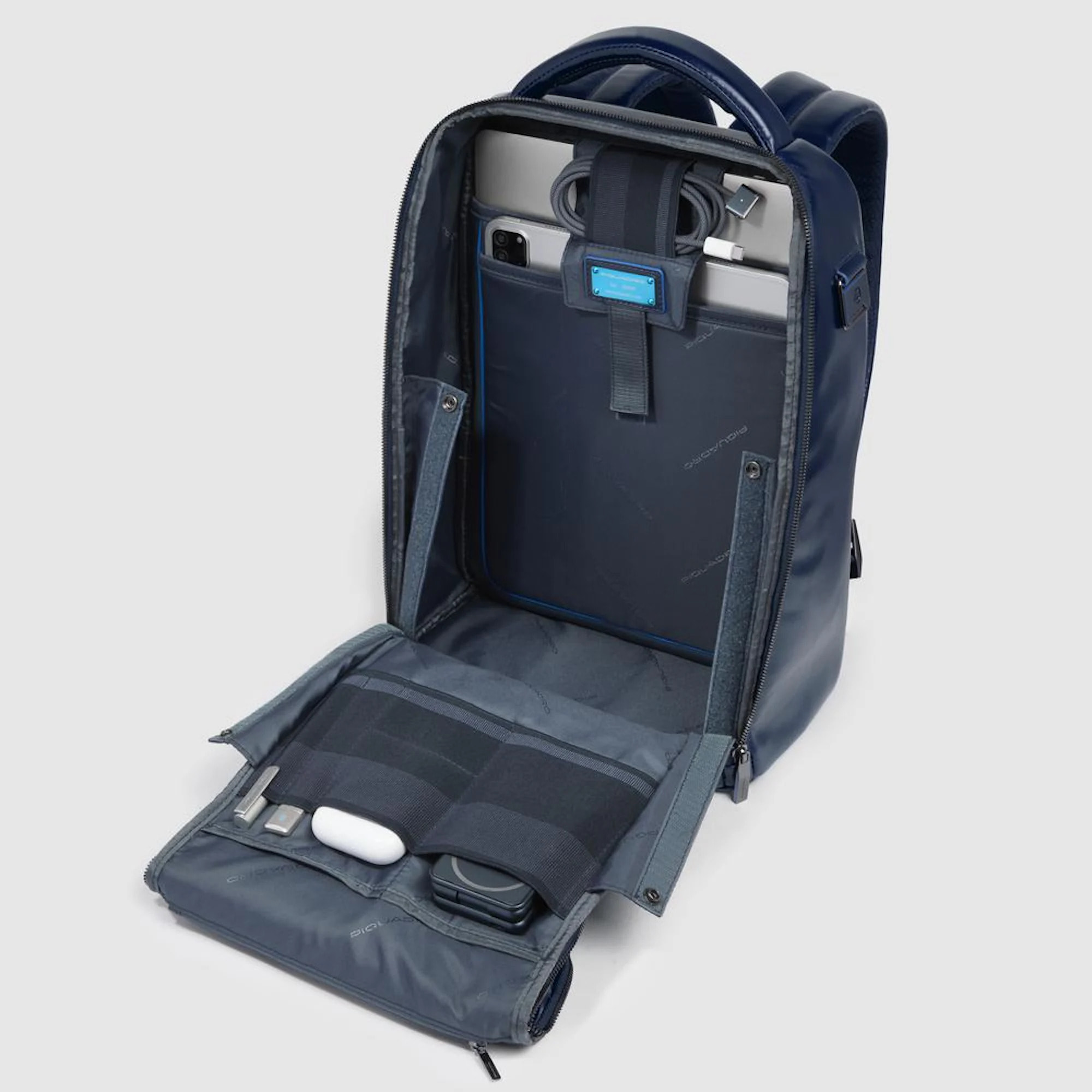 Piquadro Zaino da viaggio fast-check porta pc e iPad® con protezioni antiurto e RFID, personalizzabile
