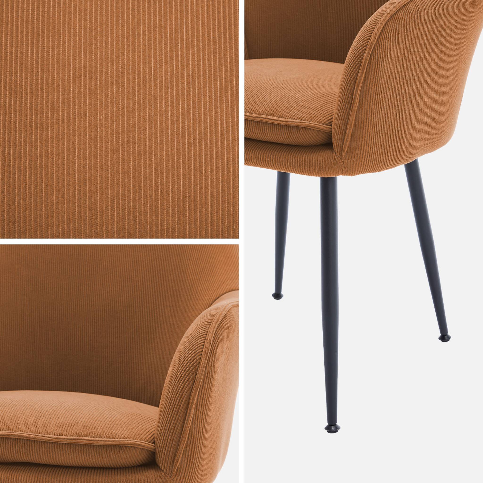 Lot de 4 fauteuils en velours côtelé camel et pieds en métal noir mat. L 57 x P 59 x H 84.5cm