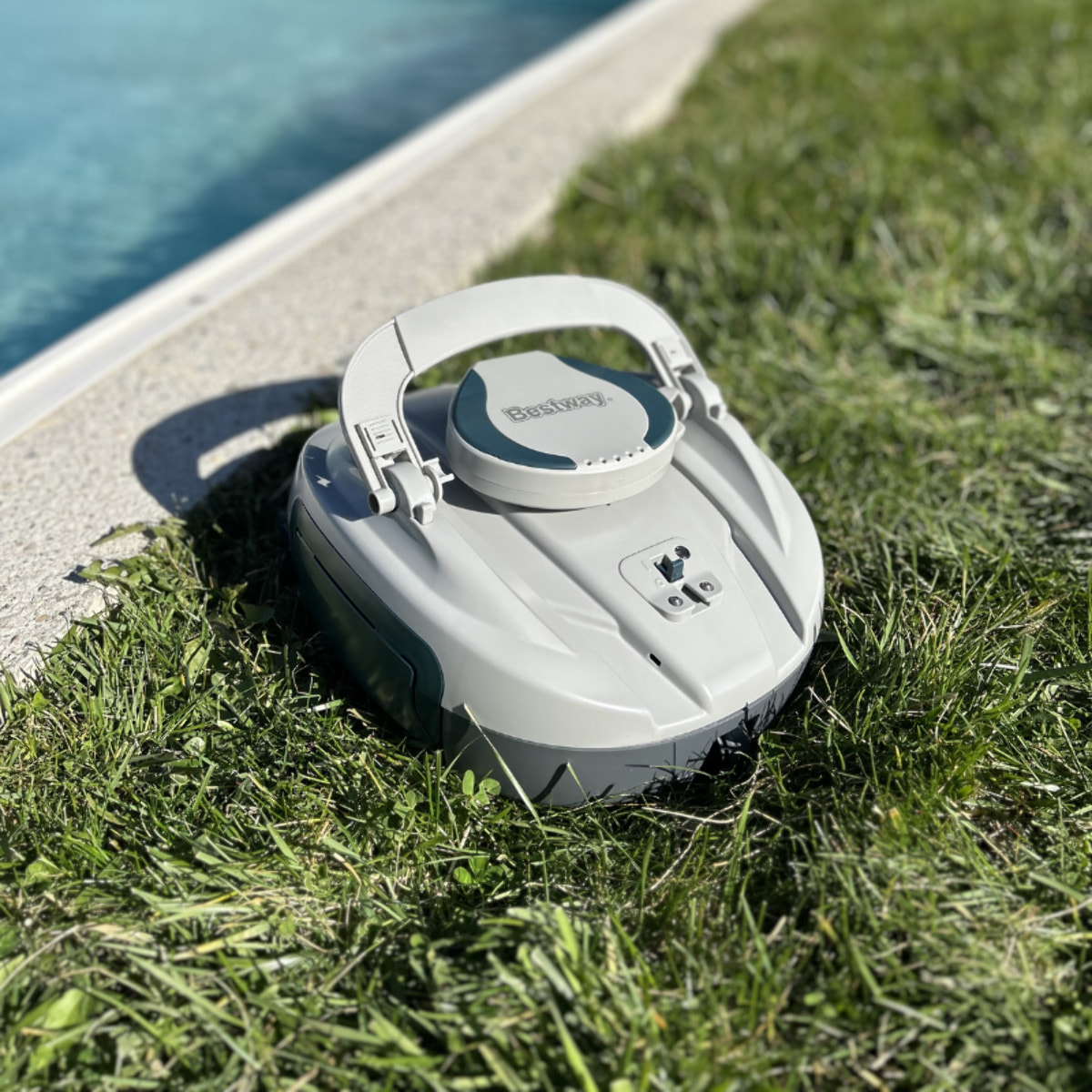 Bestway Robot piscine sans fil Jade nettoyage fond plat 15 m² max