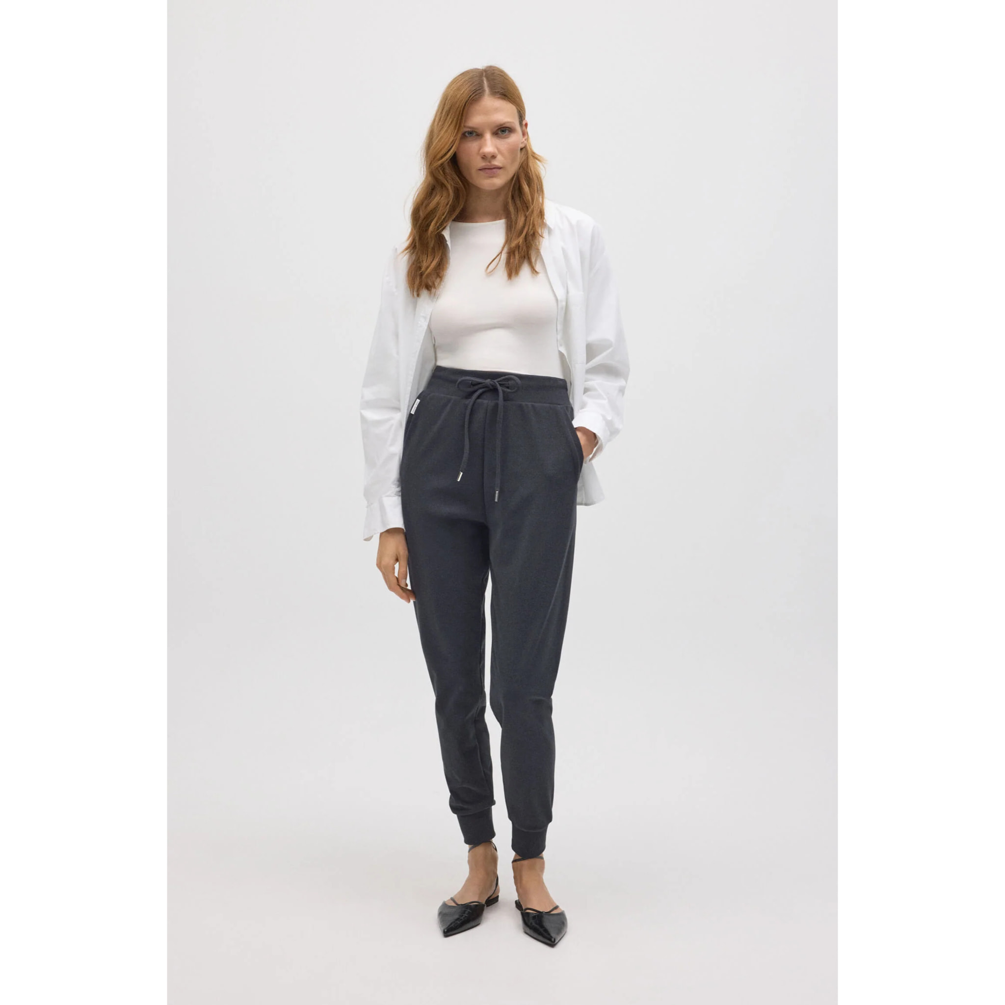 Pantaloni jogger color carbone testurizzati