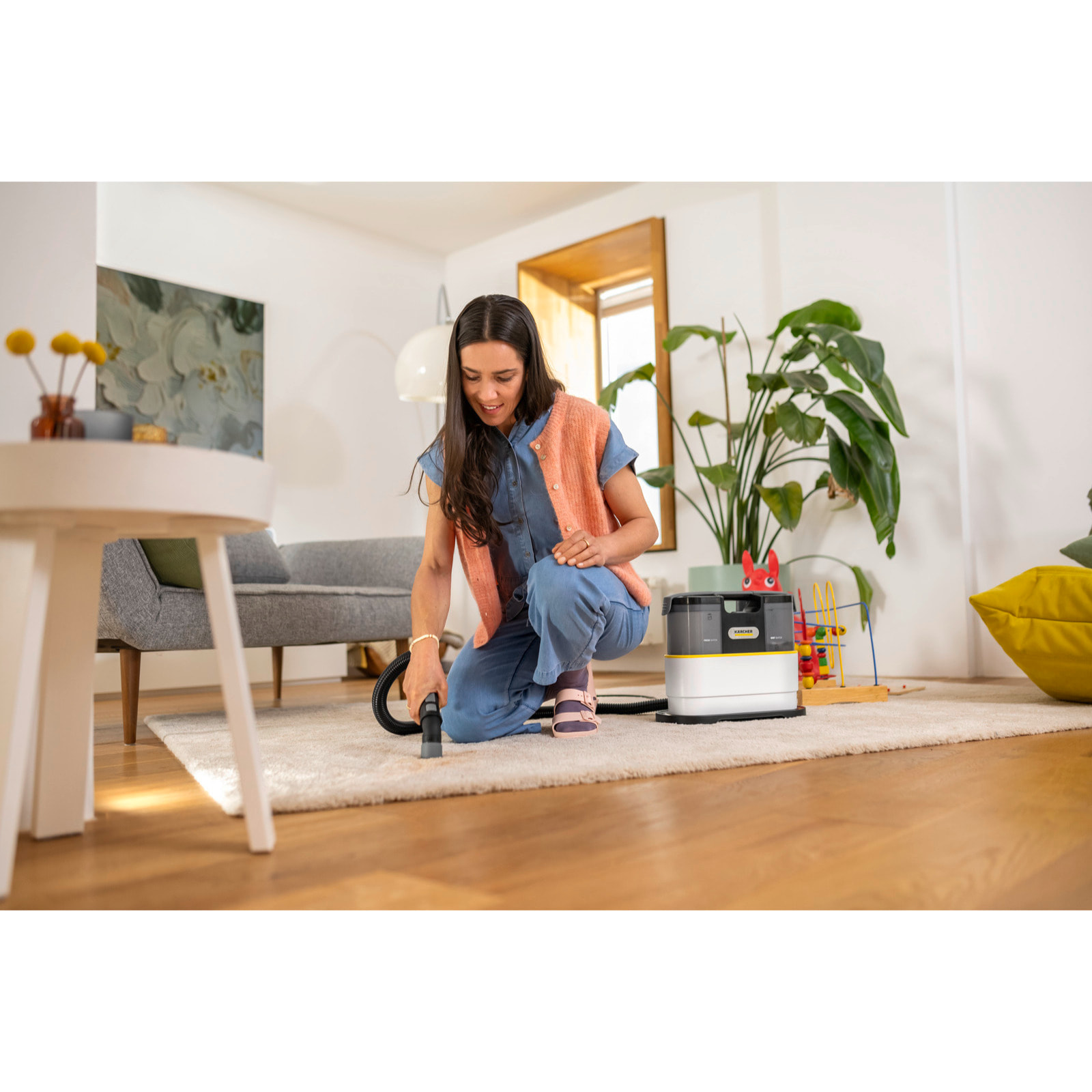 Nettoyeur détacheur KARCHER SE2 Spot Care - shampouineuse - moteur puissant 450W - brosse spéciale taches tenaces - triple action