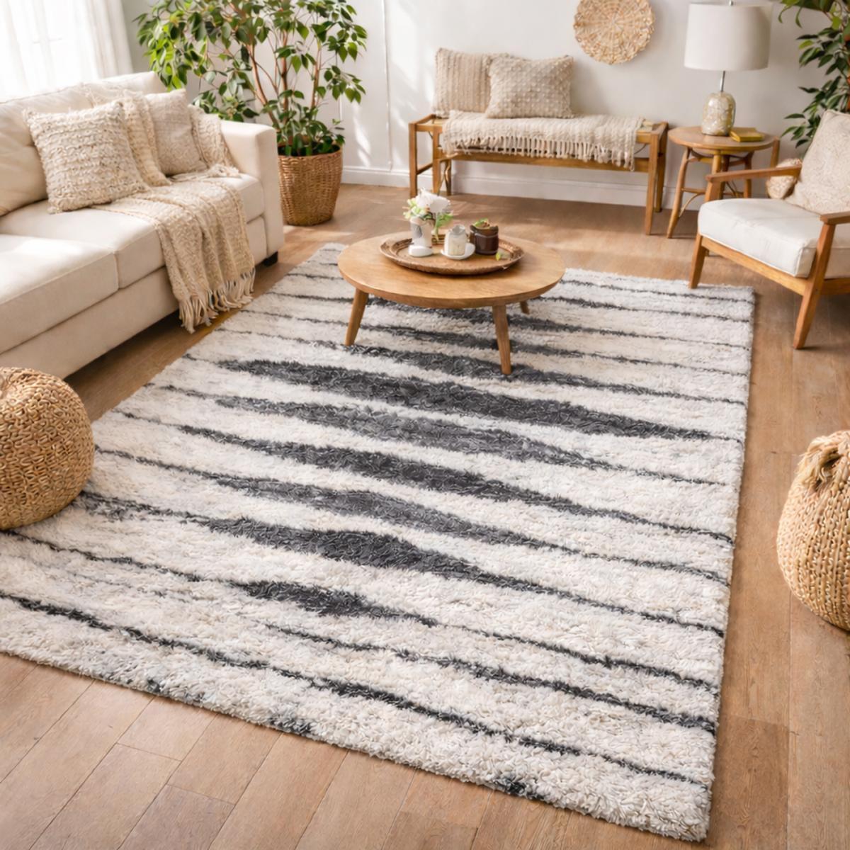 Tapis Shaggy longues mêches et aux motifs abstraits