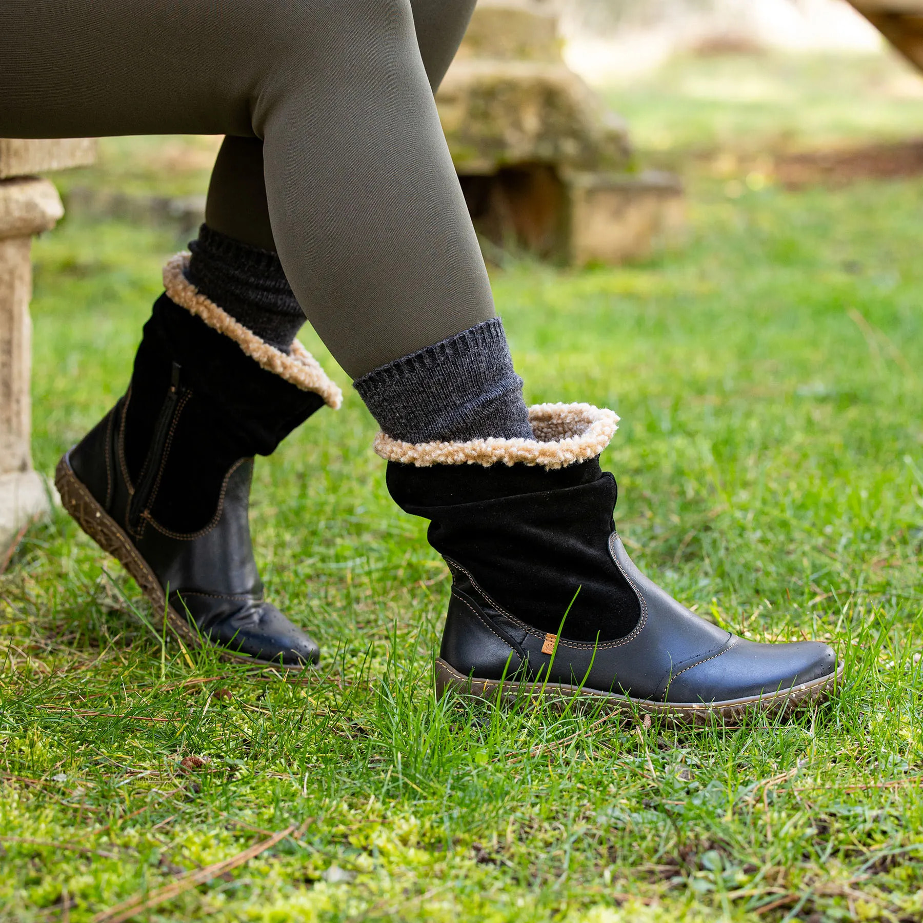 Botines N758 NATURAL GRAIN-LUX S. FOREST-BLACK/ NIDO color Forest-black