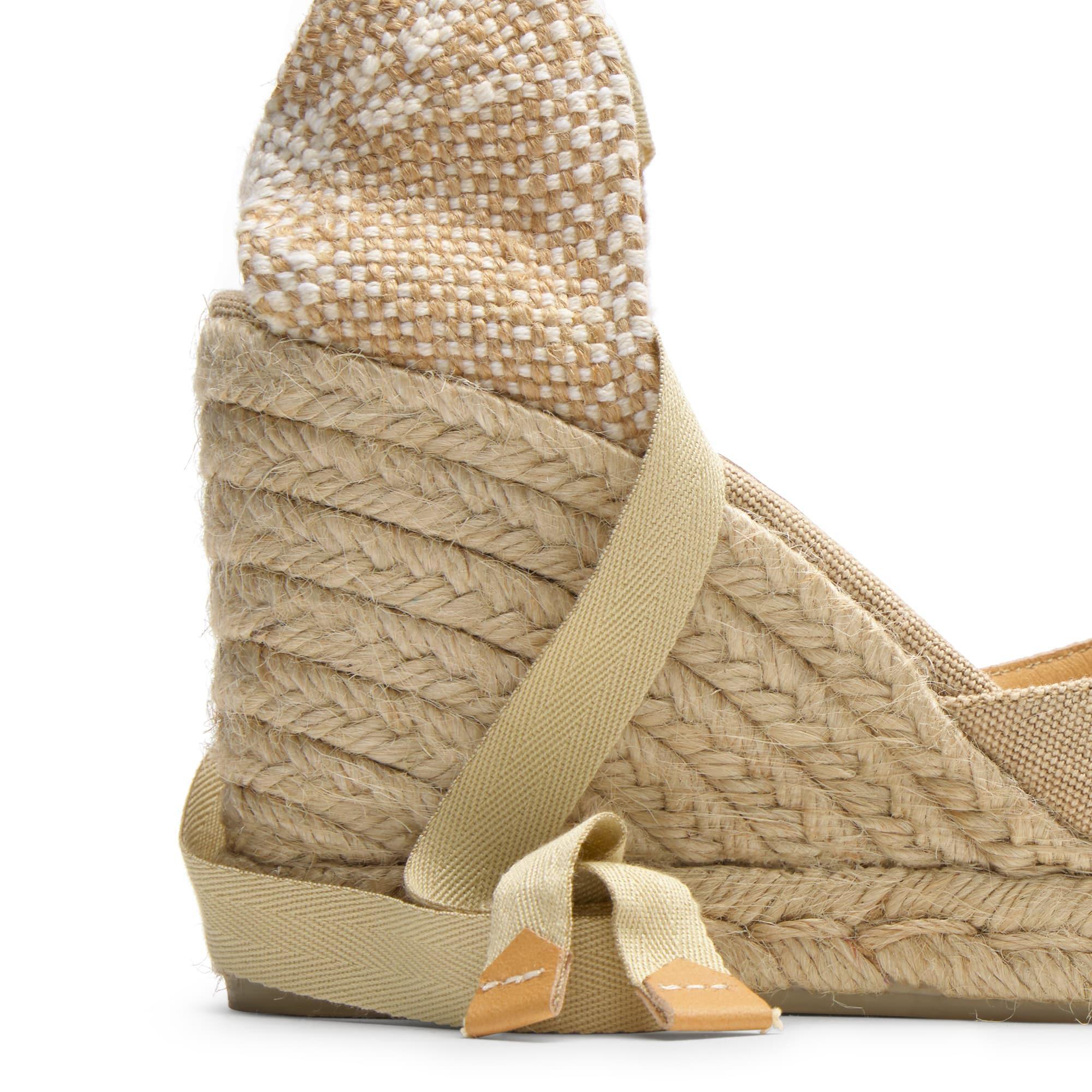 Alpargatas de cuña de mujer Carina en algodón orgánico acabado lavado, cierre mediante lazada