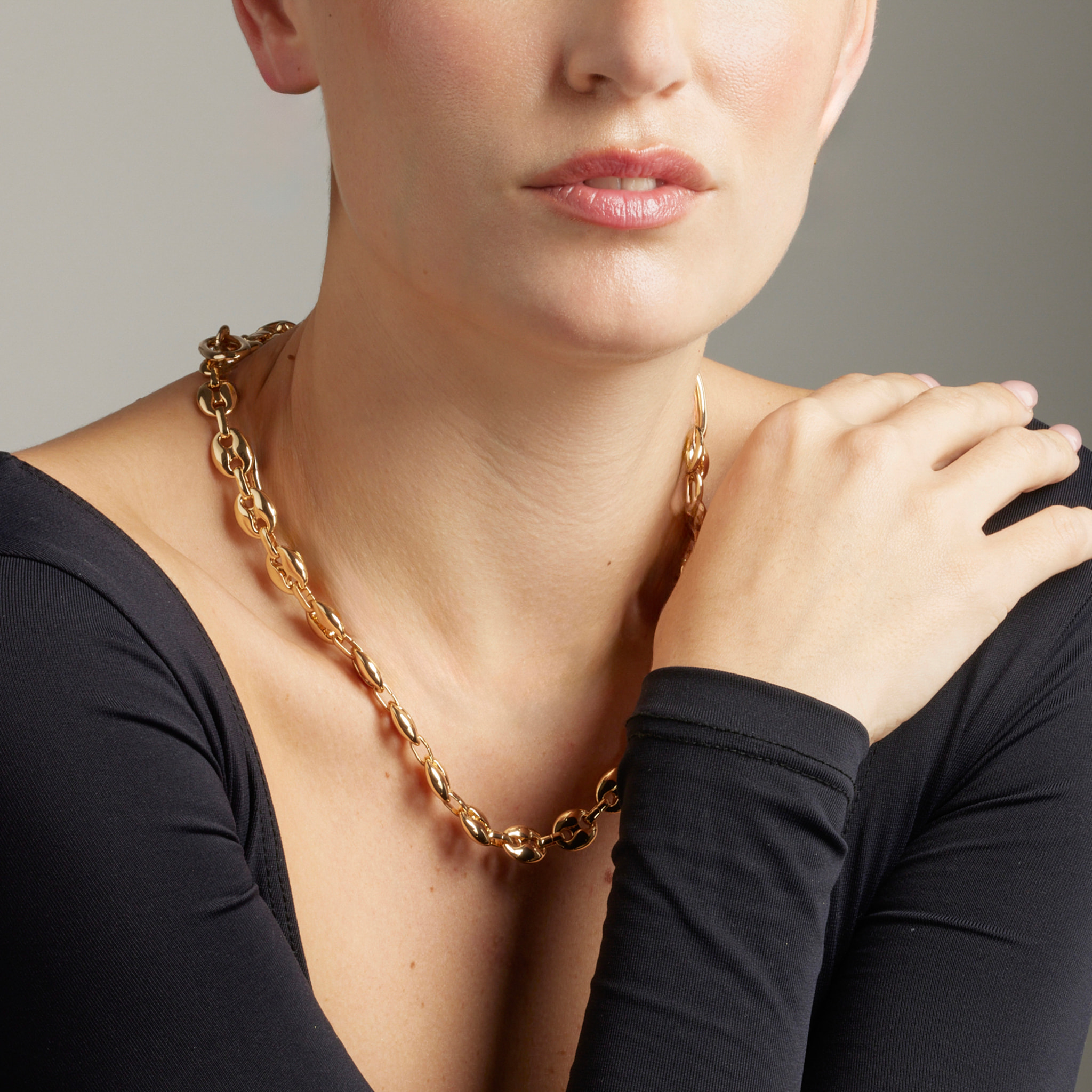 Collar acabado en oro amarillo de 18k