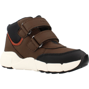 Zapatillas Niño de la marca GEOX  modelo B666GA 0MEBC B FLEXYPER MARRON