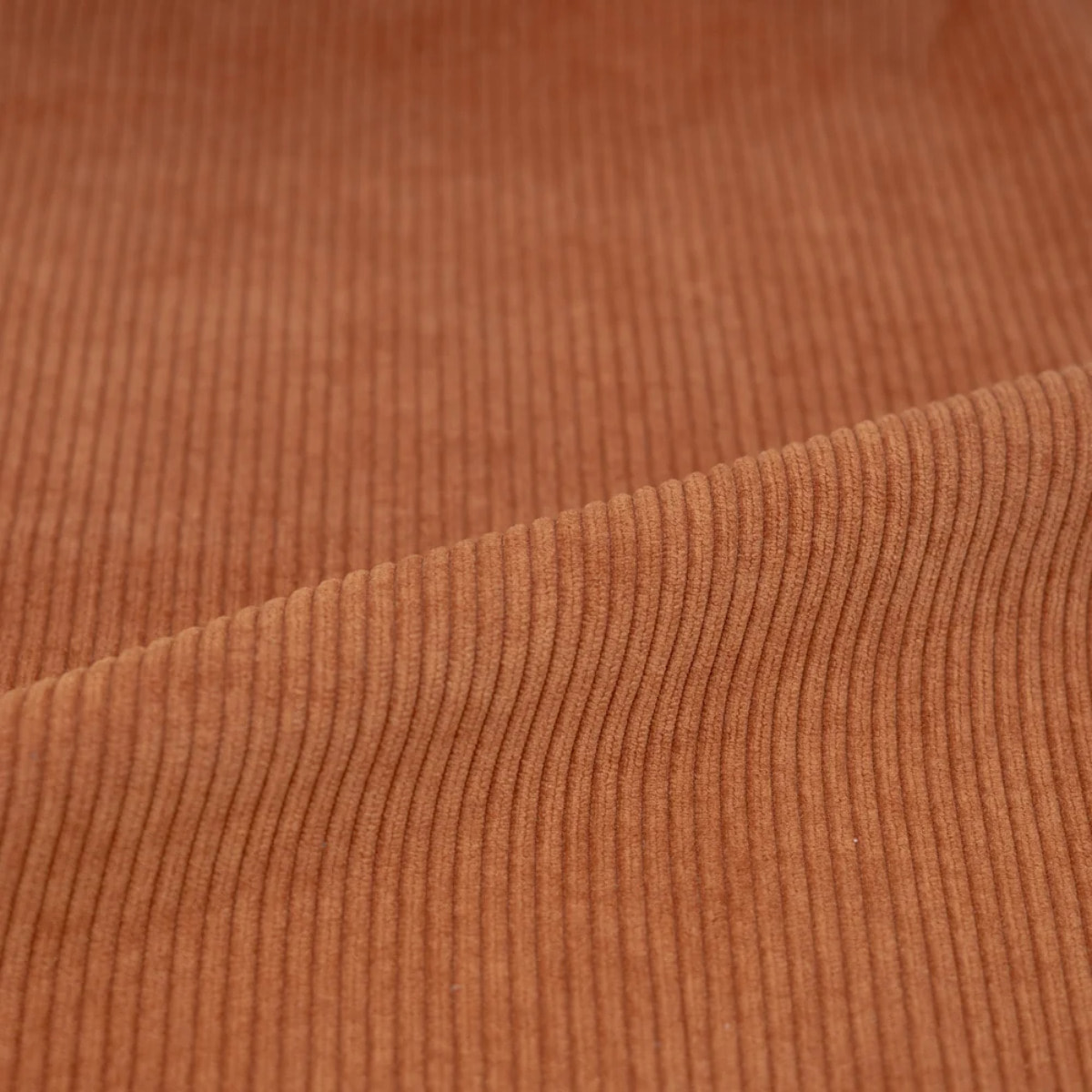 Lot de 2 chaises en velours côtelé terracotta et dossier en bois - Jade