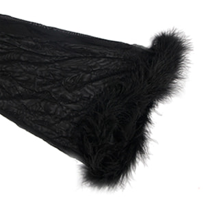 Bata transparente con ribete de felpa negra con cinturón