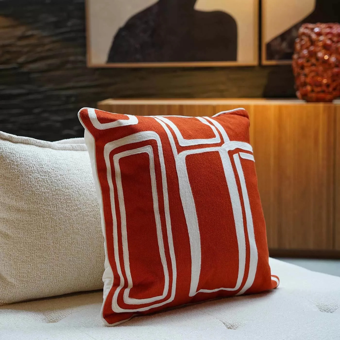 Coussin Arty orange et blanc Kare Design