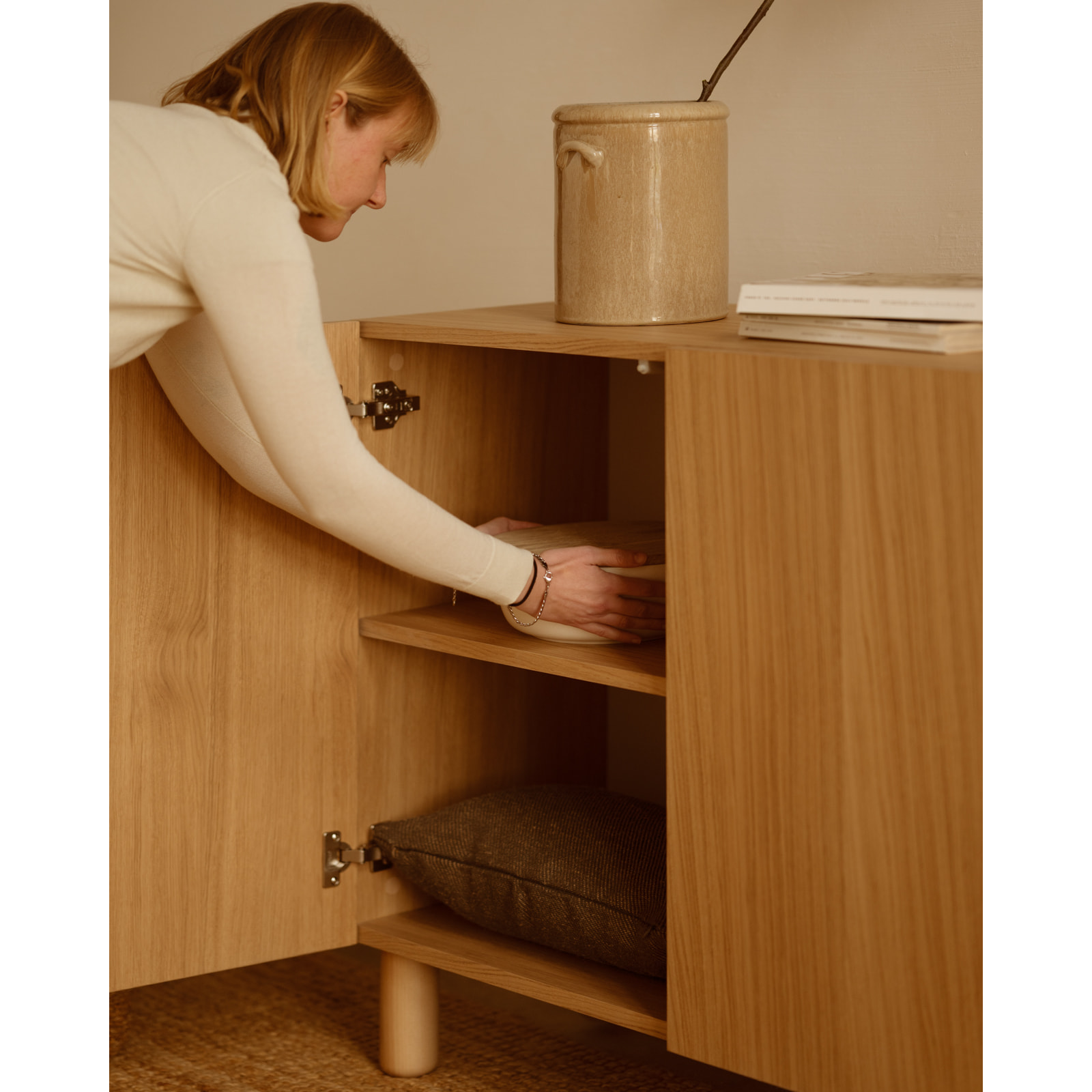 Buffet avec 3 portes en bois de placage de chêne naturel de 160x40cm Hauteur: 85 Longueur: 160 Largeur: 40