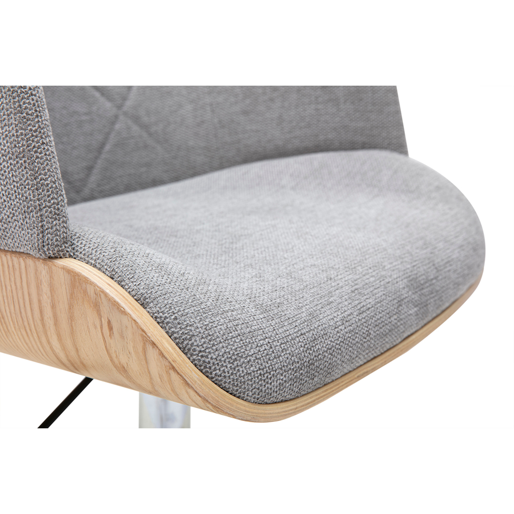 Chaise de bureau à roulettes design en tissu effet velours texturé gris, bois clair et acier chromé SANDRO