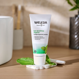 WELEDA - Trio Gel dentifrice végétal - Favorise la réduction de la sensibilité gingivale - Vegan* - Certifié Natrue** - Tube 75 ml  x 3