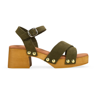 Sandalias de piel verdes con tacón de madera